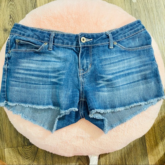 Levi’s Denim Frayed Summer Cute Shorty Shorts - Picture 3 of 8